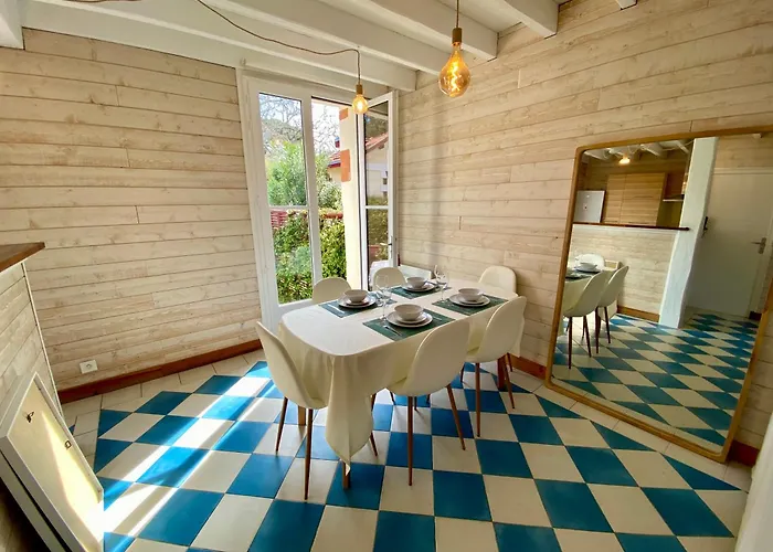 St Thomas ラ・テスト・ド・ビュシュ